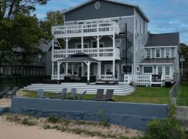The Historic Oneida Lake House - Condo 1: Blossvale şehrinde bir tatil evi