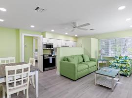 Pirates Cove Cottage at Palm View Inn of Sanibel with Bikes, pet-friendly hotel in Sanibel