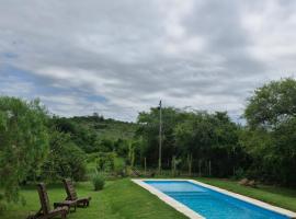 El Rincon de Jose Luis - Cabañas y Restaurante, hotel in Tanti