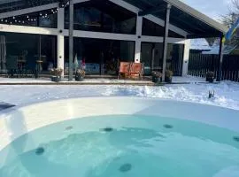 Boiko house - котеджі з чаном-джакузі