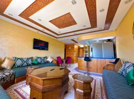 Luxurious Scandinavian-style with swimming pool and play area - Fast wifi, hôtel à Oued Laou