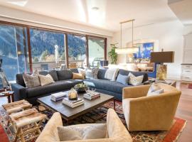 Luxe Ketchum Penthouse with Rooftop Hot Tub, apartment in Ketchum