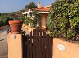 Villa vista mare 5 ospiti posto auto, hótel í Rena Majore