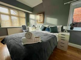 The Gemstone Manor, self catering accommodation in Watford