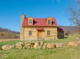 Historical Paris Cabin on Farm with Fire Pit!
