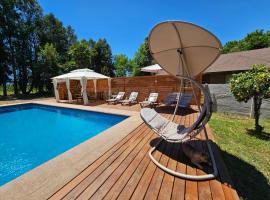 habitaciones con piscina en tinguiririca san fernando, kotimajoitus kohteessa San Fernando