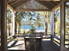 Coastal Contentment in the Cove, holiday home in North Arm Cove