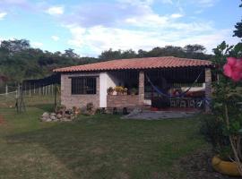 Cabaña el Gaque, rumah liburan di Curiti