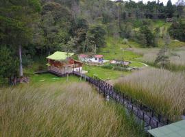 Killary, Laguna de La Cocha ชาเลต์ในปัสโต