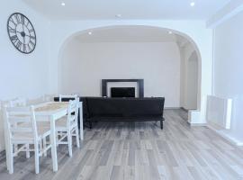 Élégant appartement bord de Seine, camera con cucina a Montereau-Fault-Yonne