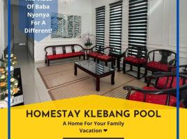 Homestay Klebang Pool, hotel con parking en Melaka