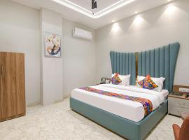 ๋ฃจ๋์๋์ ์์นํ ํธํ
FabHotel Prime Royal Court