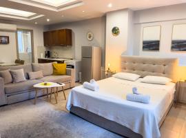 Glamorous & Spacious Renovated Apartment, Syntagma, DT Athens