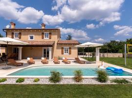 Villa Lucija, Hotel in Katun Gračanski