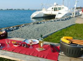 Houseboat Seahorse, smještaj na brodu u gradu 'Heiligenhafen'