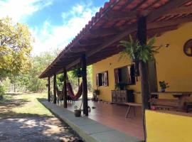 Refúgio na Chapada dos Veadeiros com Cachoeira, hotel with parking in Teresina de Goias