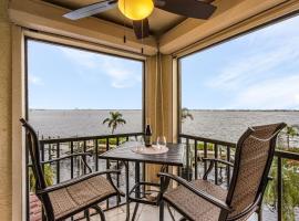 RIVERFRONT VIEW, Stunning Sunrises, Community Pool - Condo Waterfront Sunrise - Roelens, hôtel à Cape Coral