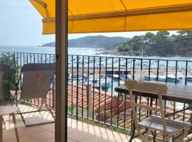 luxury apartment in front of the sea, hotel in Llafranc