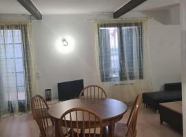 Appartements T2, hotel with parking in Vourles