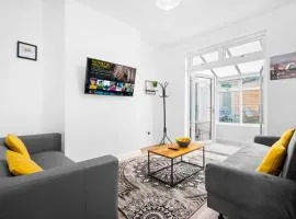 Home in Birmingham Cosy Stays