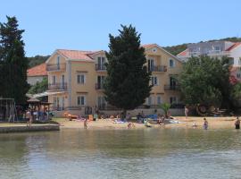 Apartments by the sea Kraj, Pasman - 3460, πολυτελές ξενοδοχείο σε Pasman