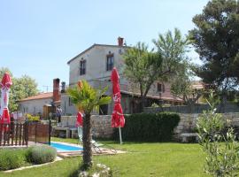 Apartments and rooms with a swimming pool Bacva, Central Istria - Sredisnja Istra - 7638, hotel in Višnjan