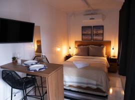 Container Guest House, parkimisega hotell sihtkohas Porto Belo