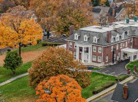 THE GRANDEUR ESTATE, hotel din Greensburg