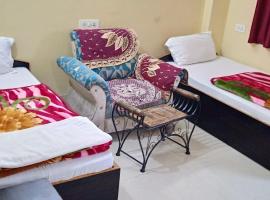 RK GUEST HOUSE, hotel em Bodh Gaya