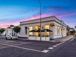Aloha Central Platinum Apartments, hotel in zona Blue Lake, Mount Gambier