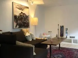 AppleFlower Farm retro apartment