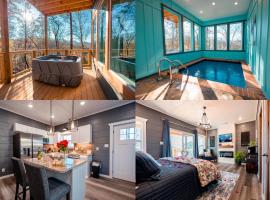 Romantic Cabin Retreat By Ghosal Luxury Lodging, hotel in Gatlinburg