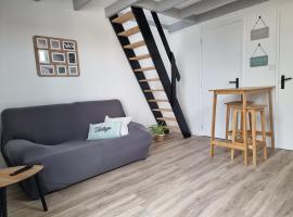 Studio cocooning au calme, proche centre-ville et centre commercial, hotel en Challans