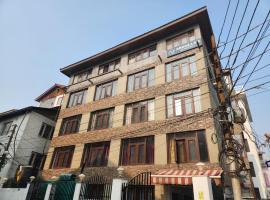 Abdullah Residency, hotel near Srinagar Airport - SXR, Srinagar