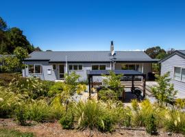 Paddock House - Motueka Holiday Home: Motueka şehrinde bir otel