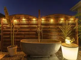 Magnifique Bungalow et Jacuzzi au cœur des plages