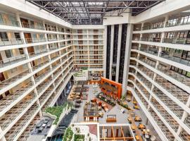 Hilton Club The District Washington DC, hotel with hot tubs in Washington