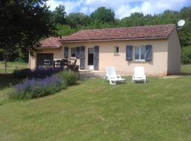 Les charmes en périgord noir proche de Sarlat, ξενοδοχείο σε Paulin