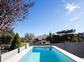 Akonizia Luxury House - With Private Swimming Pool, hótel í Dhrámia