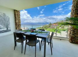 Tetavake Sunset stunning 2 bedroom condo with Moorea view pool and WiFi, cheap hotel in Punaauia