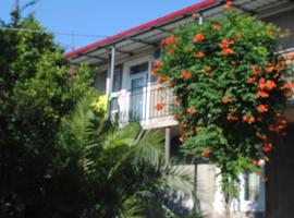 Giga Guest House, hotel v mestu Makhinjauri