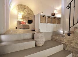 Authentic Cave House in the heart of the Village!、マッサ・マリッティマの別荘