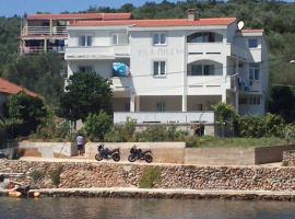 Apartments Vila Mileva, strandleiga í Rava