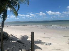 Casa Beira Mar - Enseada dos Golfinhos, hotel a Itamaracá