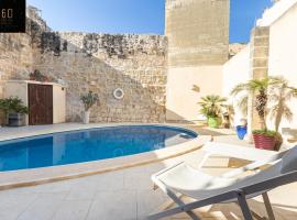 A stunning, townhouse with magnificent pool area by 360 Estates, hotel v destinaci Żebbuġ