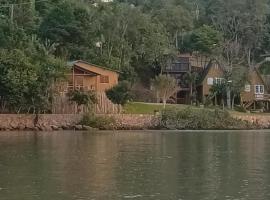 Grandi Pousada Sports - Sambaqui - Chalé Jurerê, Chalé da Mole e 3 Cabanas, cabin in Florianópolis