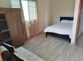 2 Cuarto independiente en Ambato, δωμάτιο σε οικογενειακή κατοικία σε Ambato