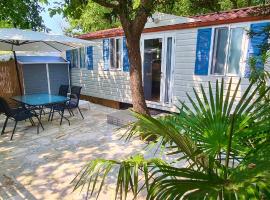 Kamp Slanik Mobile Homes, hotel di Umag