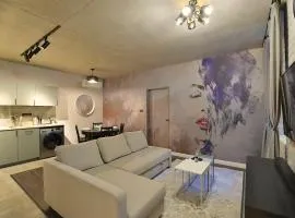 New Faces Design Apartment in Downtown