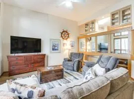 Ski, Hike, Bike, Relax Tofte Townhome with Deck!
